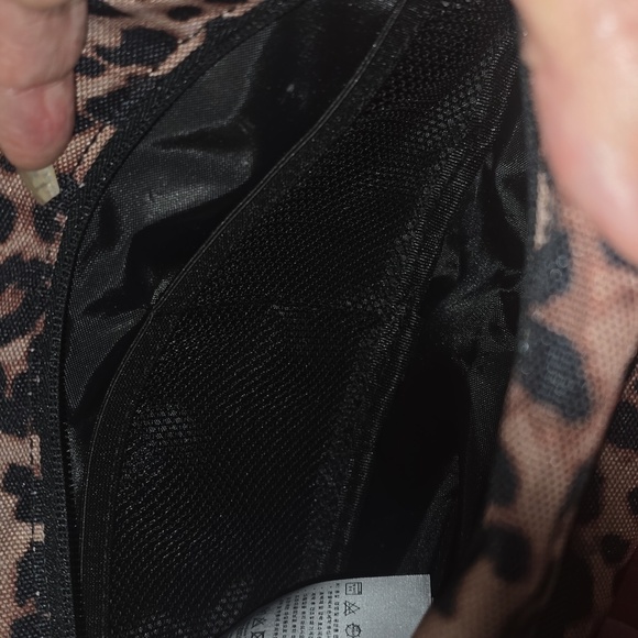 Nwt Hurley Travel Bag Animal Print Make Up - Picture 2 of 3